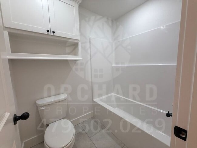 Building Photo - Bella Vista Single-Family Home- 3 Bed/ 2 B...