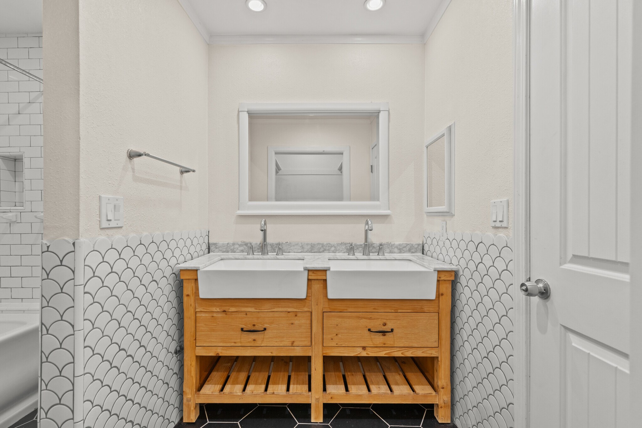 Primary En Suite Bath - 2354 Fletcher Dr
