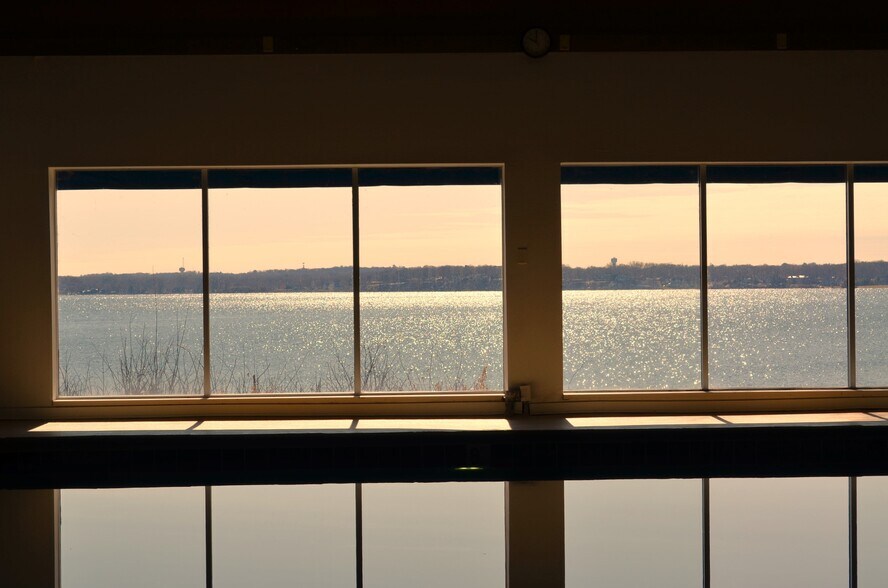 Building Photo - 4371 Wilshire Blvd