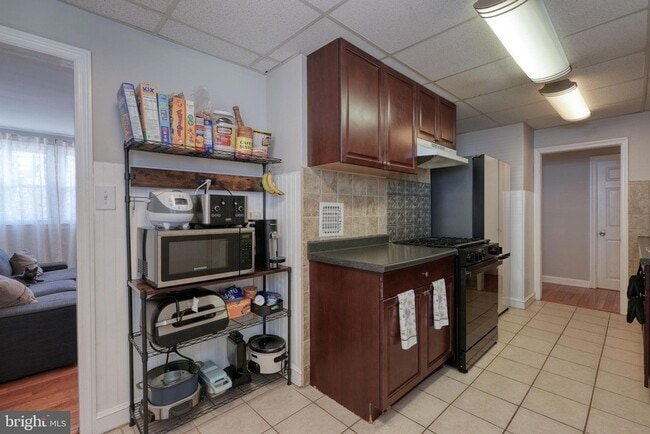 Building Photo - 32 Bonsall Ave