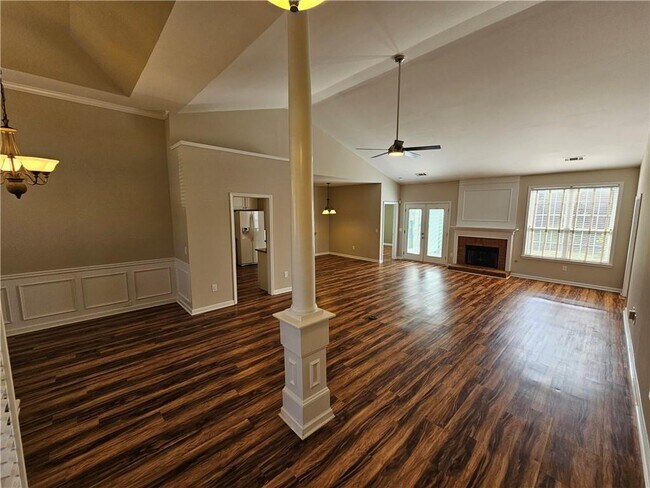 Building Photo - 1550 Argonne Ln