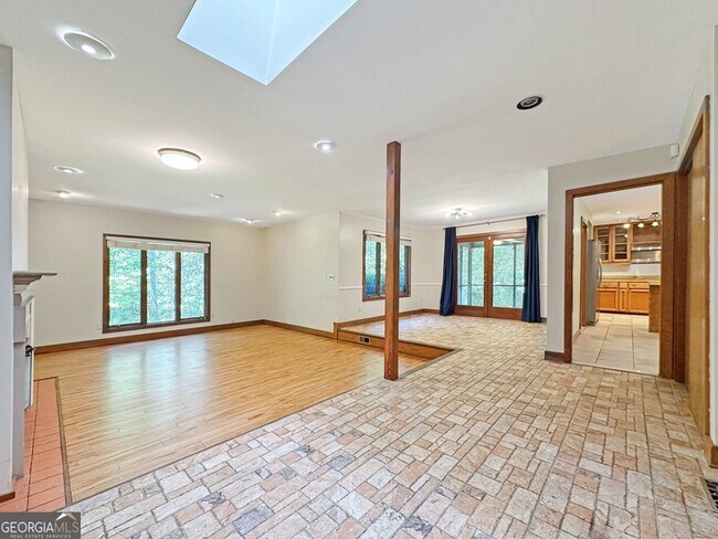 Building Photo - 10200 Rivertown Rd