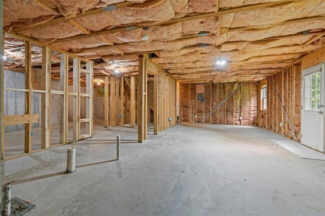 Building Photo - 2235 Grand Jct