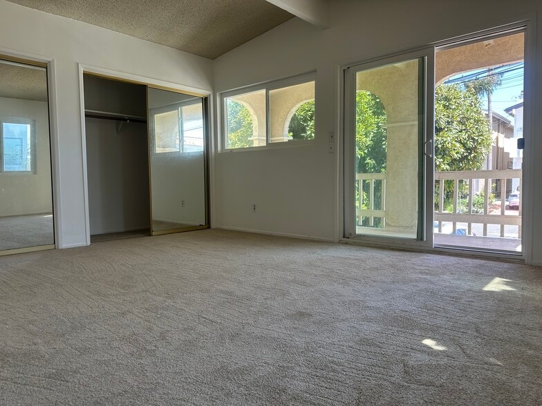 Building Photo - 1642 Carlson Ln