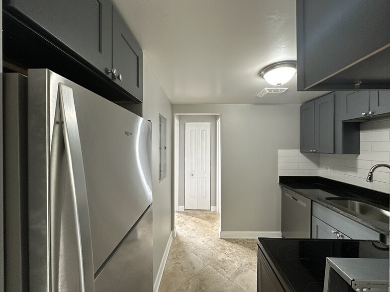 Building Photo - 7632 N Milwaukee Ave