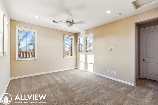 Building Photo - Highly Upgraded 4 Bed, 4.5 Bath Condo Available in Pacific Shores!