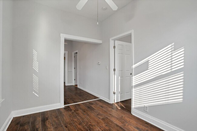 Building Photo - 511 Schirmer St