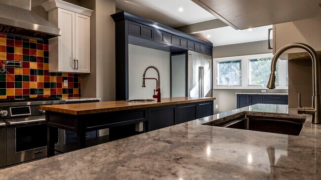 Building Photo - 207 GARDEN St