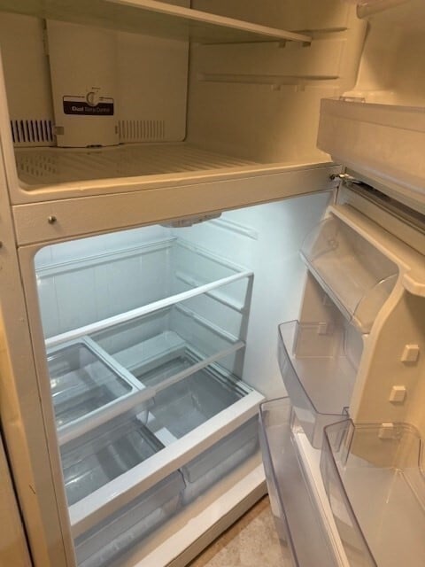 Building Photo - 10 Crescent Dr