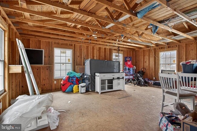 Building Photo - 1238 Logger Dr