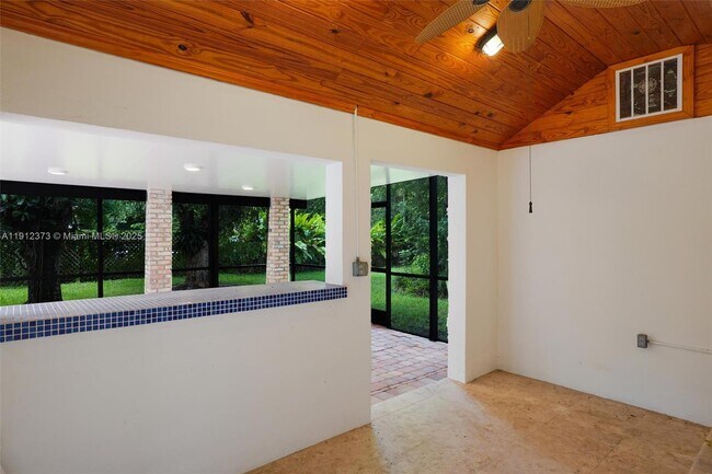 Building Photo - 6230 SW 112th St