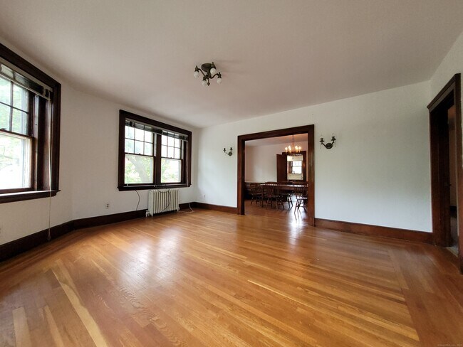 Building Photo - 826 State St