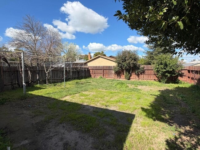 Building Photo - 3731-3733 Scallop Court