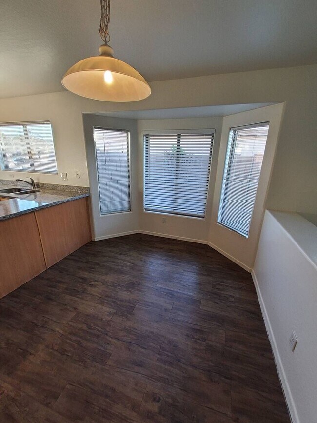 Building Photo - Laveen 3 bedroom