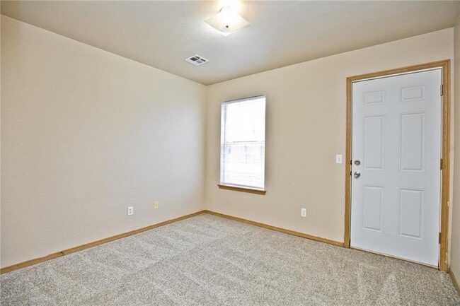 Building Photo - 502 SE A St