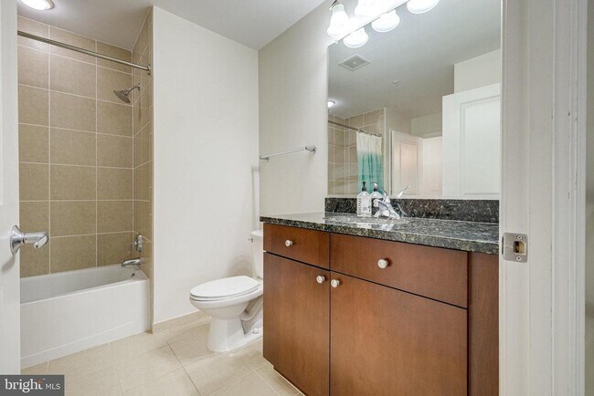 Building Photo - 155 Potomac Passage