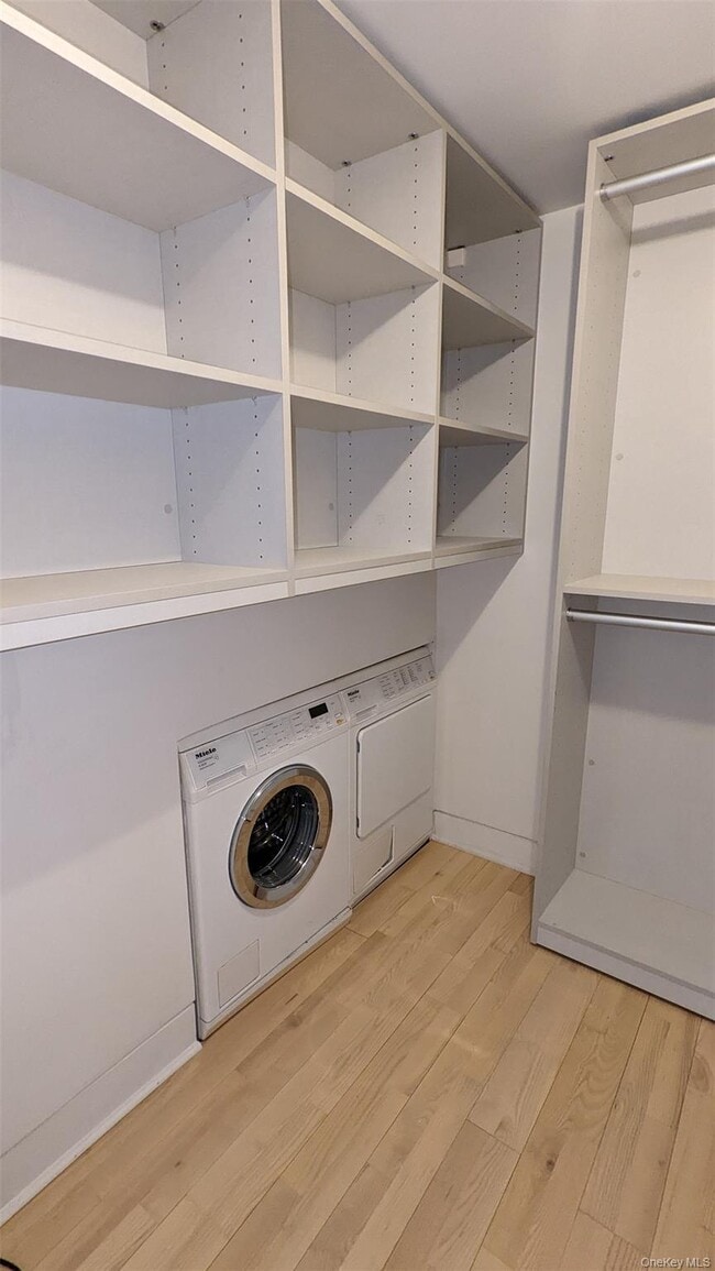 Building Photo - 322 W 57th St