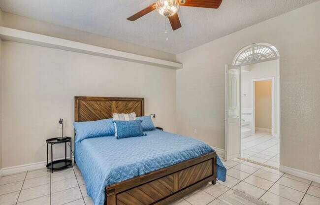 Building Photo - Short Term leases optionn4 Bedrooms 3 baths( near by Sunland Park Dr & Mesa St)