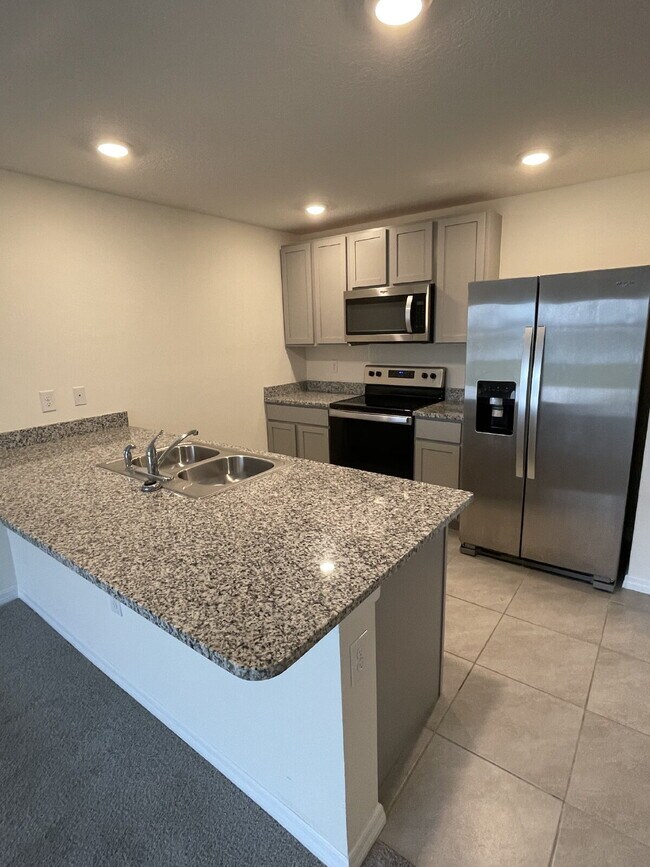 Building Photo - Beautiful 4-Bedroom Modern Home in the Desirable Brookside Community | Ruskin
