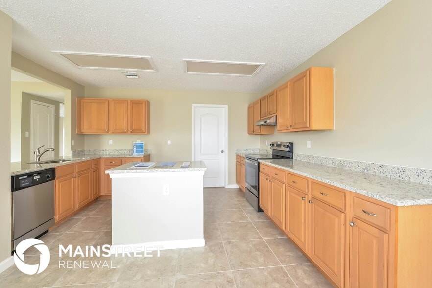 Building Photo - 7919 Pecan Heights