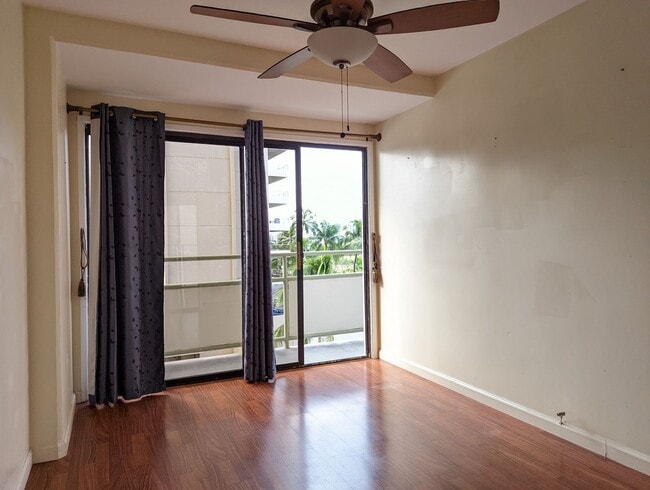 Building Photo - Rosalei 1 bedroom 1 bath with 1 parking stall