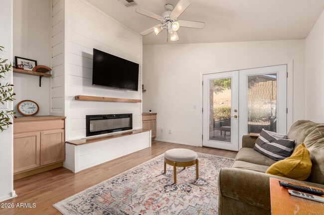 Building Photo - 2032 E Windsong Dr