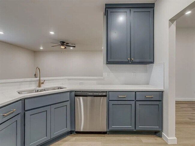 Building Photo - 8305 NW 163rd Ter