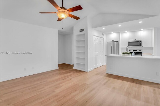 Building Photo - 777 Riverside Dr