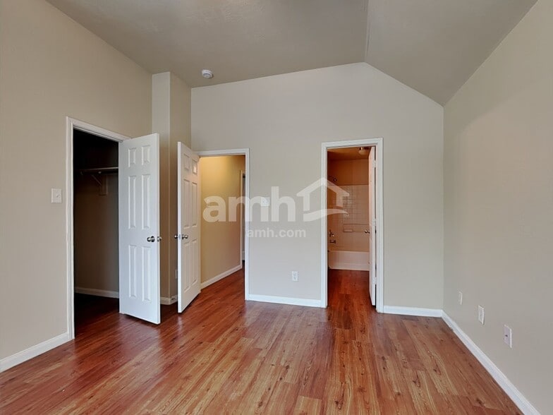 Building Photo - 2618 Bammelwood Dr