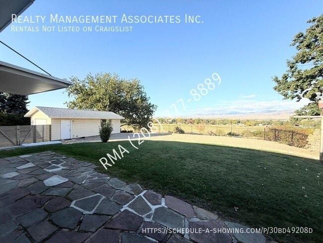 Building Photo - 2016 W Sunrise Rim Rd