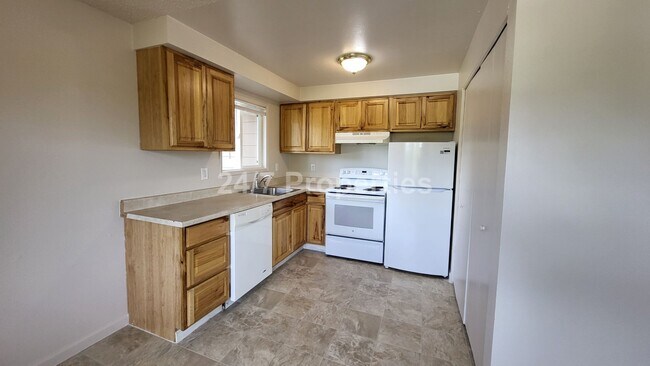 Building Photo - 2023-12573MF