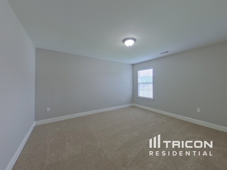 Building Photo - 5141 Grays Ridge Dr