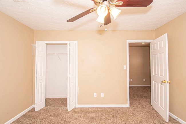 Building Photo - Beautiful 3 Bed, 2 Bath In Well Maintaine Community