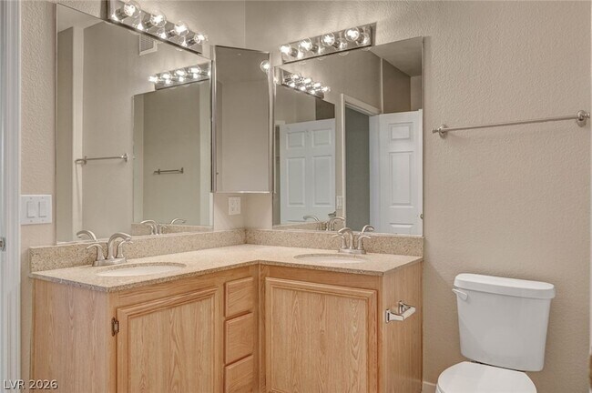 Building Photo - 10550 W Alexander Rd