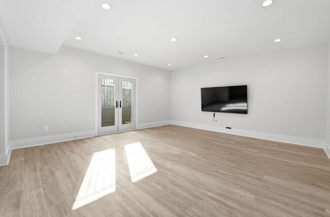 Building Photo - 1618 N Danville St