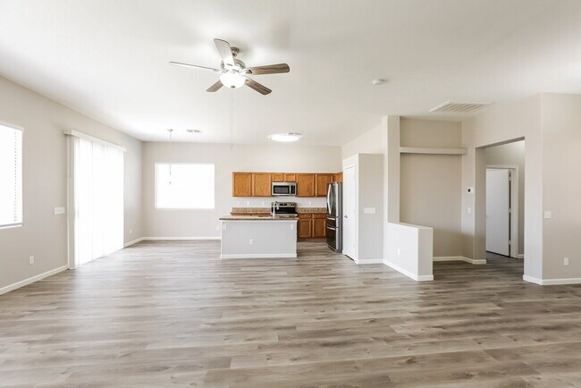 Building Photo - 13719 W Tara Ln