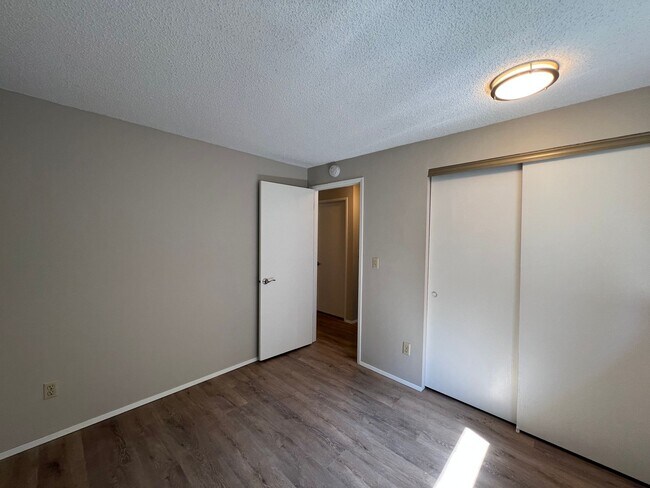Building Photo - 3643 SE Tenino St