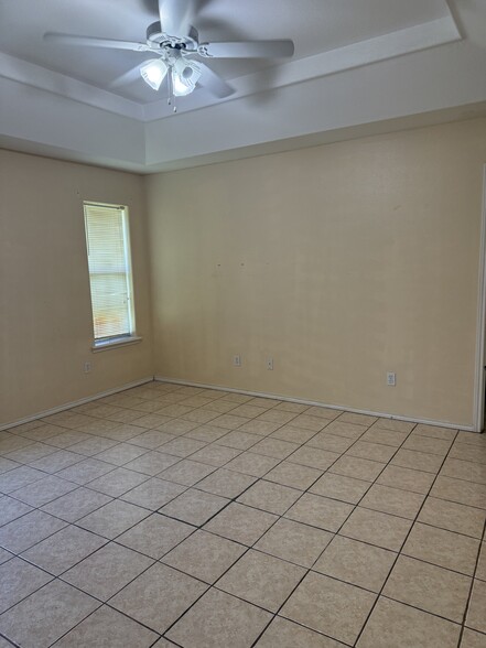 Building Photo - 3611 Amando St