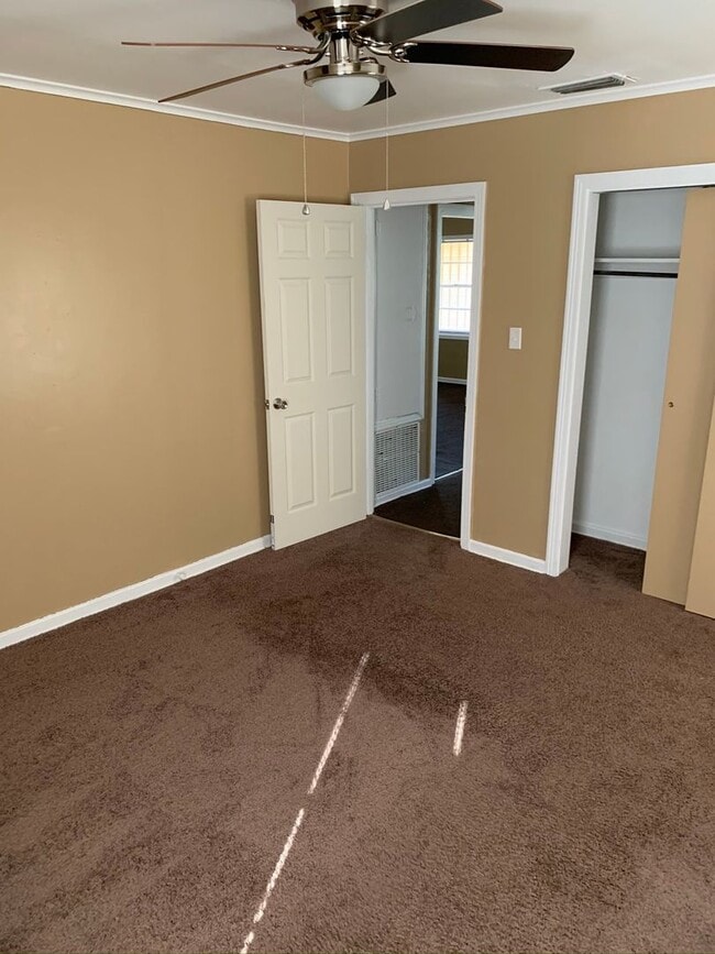 Building Photo - LINNHILL SUBDIVISION