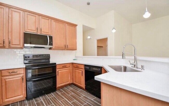 Building Photo - 12755 Mill Ridge Dr