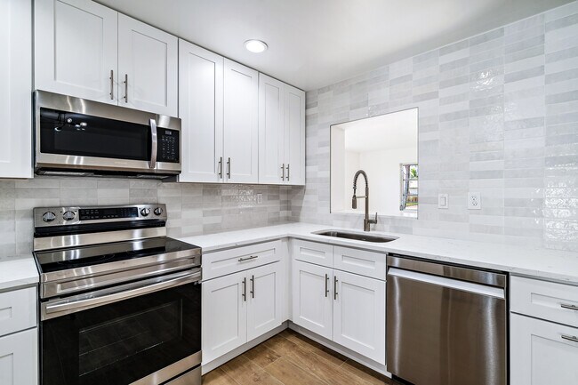 Building Photo - 924 Marlin Dr