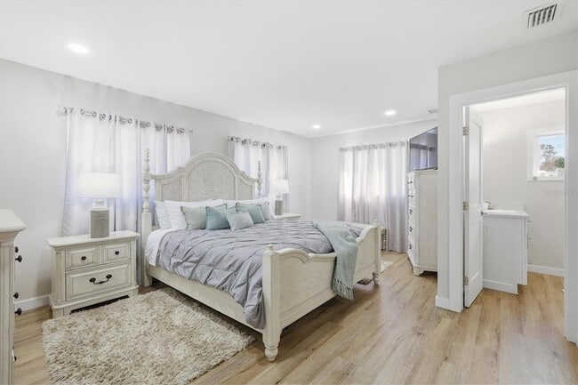 Building Photo - 5247 Carmilfra Dr