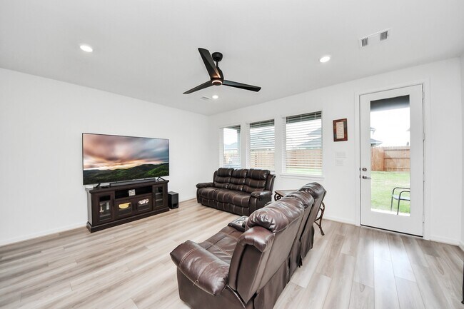 Building Photo - 21719 Flannel Bush Ln