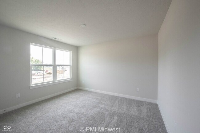Building Photo - 581 Roosevelt St