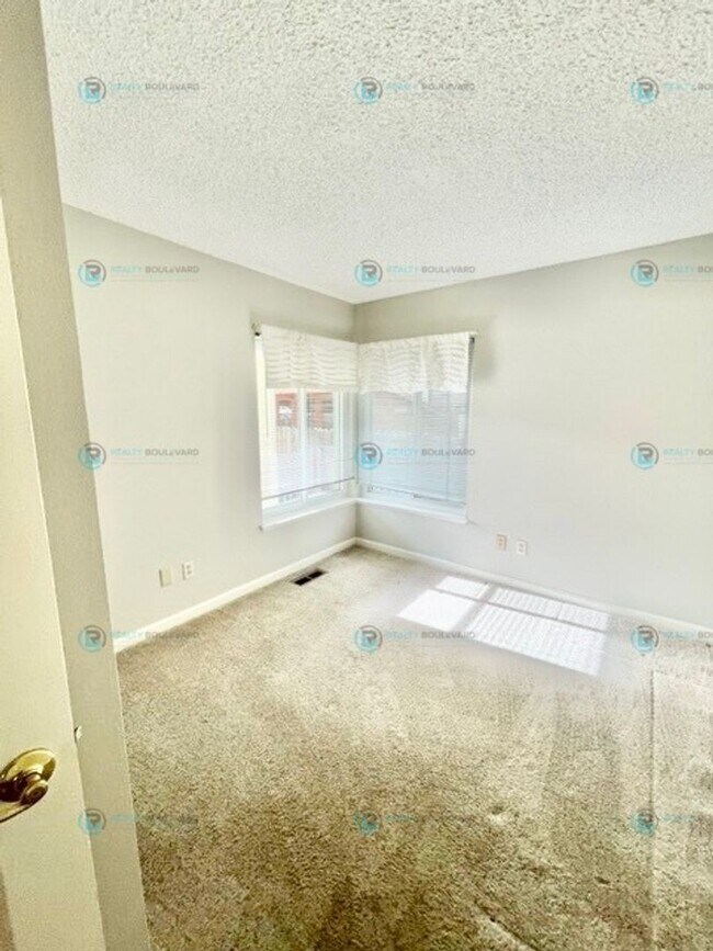 Building Photo - Beautiful- 4 Bedroom, 3 Bath, 3 Car Garage, NW Reno!