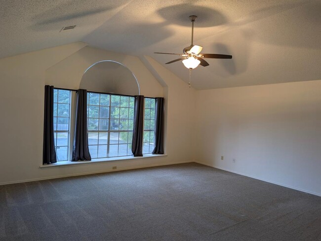 Building Photo - 17609 Columbia Falls Cove