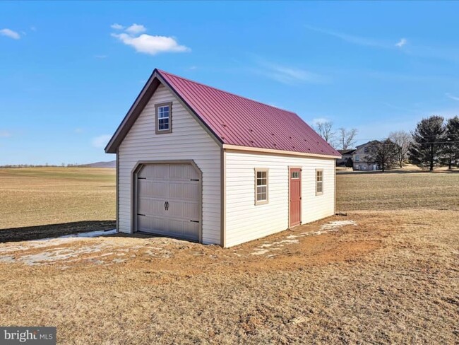 Building Photo - 405 Millbach Rd