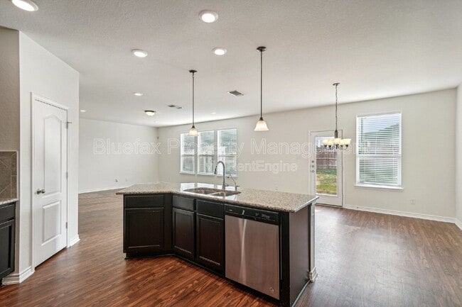 Building Photo - 3306 Putnam Fields