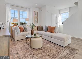 Building Photo - 8214 Alexander Court