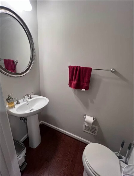 Building Photo - 9102 Village Springs Dr